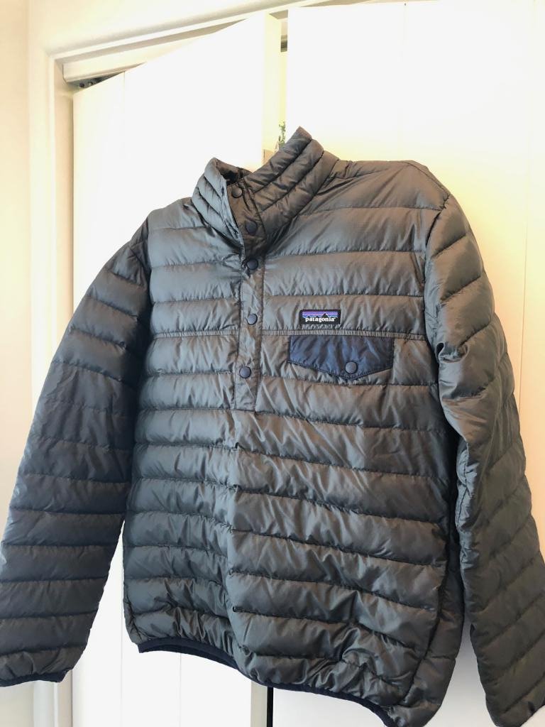 Patagonia XS mens down pullover